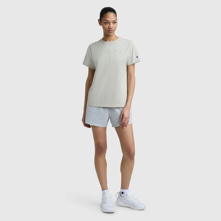 Klassisches T-Shirt, farblich abgestimmter Schriftzug links auf der Brust
