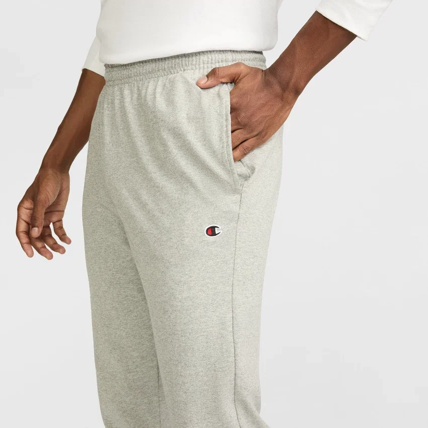 Leichte Lounge-Hose, offener Saum, C Logo